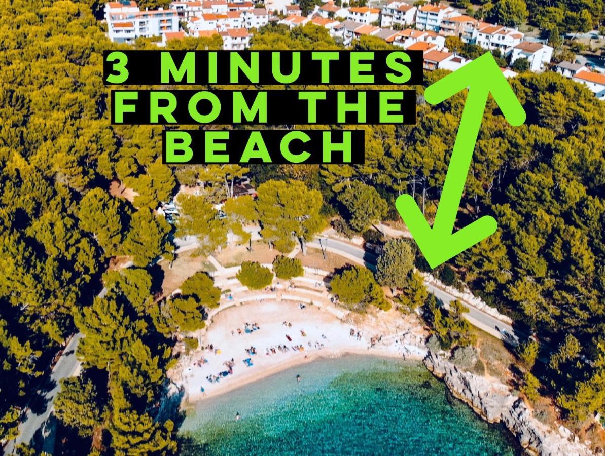3 Minutes From The Beach: Lovely Studio Apartment พูลา ภายนอก รูปภาพ