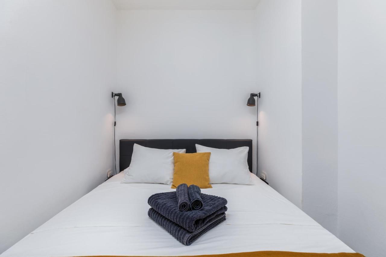 3 Minutes From The Beach: Lovely Studio Apartment พูลา ภายนอก รูปภาพ